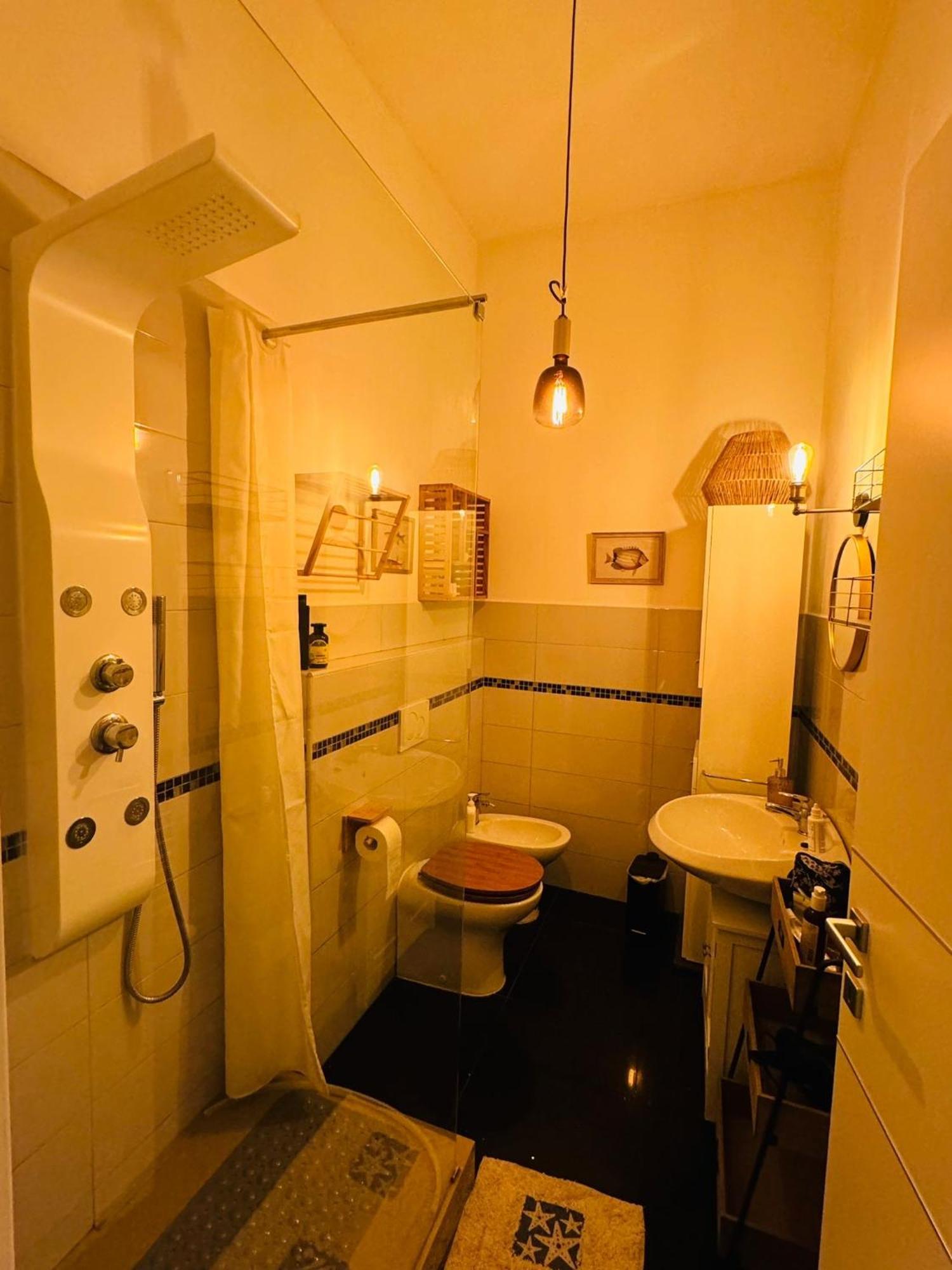 H33 Boutique Apartment In Livorno Centro Exteriör bild